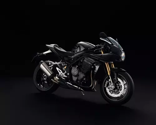 Triumph firar 60 år av Bond